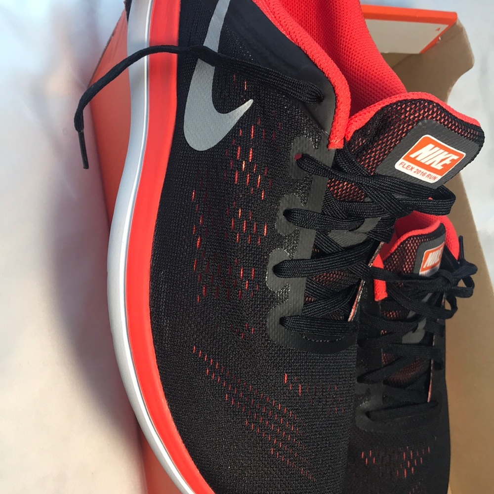 NIKE FLEX